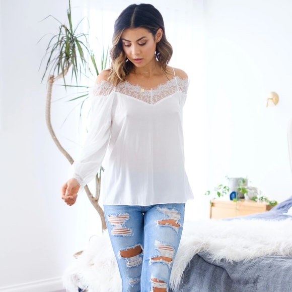 New Elegant Eyelash Lace Camisole Top - Picture 5 of 9